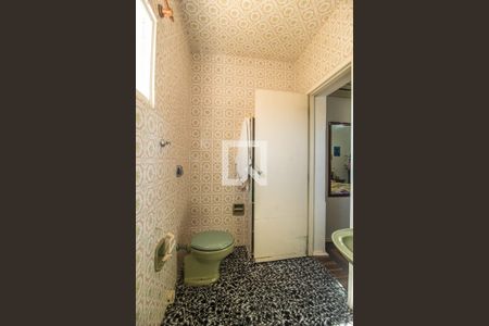 Casa à venda com 396m², 4 quartos e 4 vagas Casa à venda com 396m², 4 quartos e 4 vagasBanheiro da Suite 2