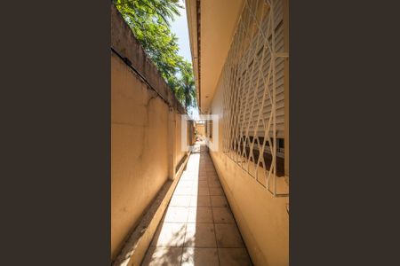 Casa à venda com 396m², 4 quartos e 4 vagas Casa à venda com 396m², 4 quartos e 4 vagasCorredor