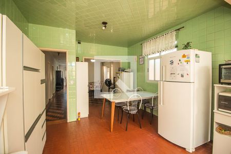 Casa à venda com 396m², 4 quartos e 4 vagas Casa à venda com 396m², 4 quartos e 4 vagasCozinha