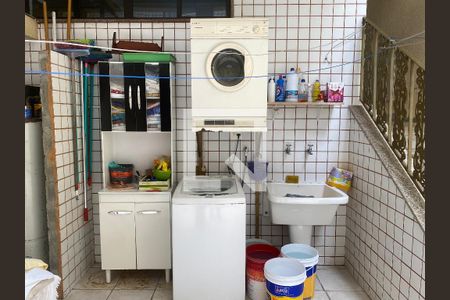 Casa à venda com 350m², 6 quartos e 2 vagasÁrea de Serviço