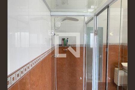 Casa à venda com 350m², 6 quartos e 2 vagasBanheiro da Suíte 2