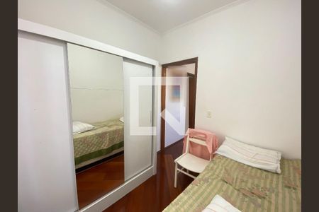 Casa à venda com 350m², 6 quartos e 2 vagas Casa à venda com 350m², 6 quartos e 2 vagasQuarto 2