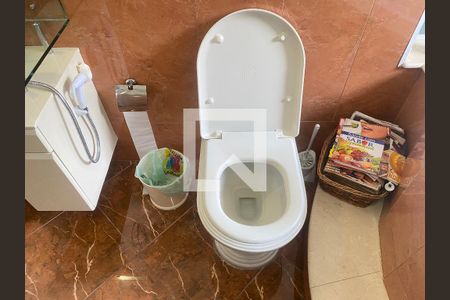 Casa à venda com 350m², 6 quartos e 2 vagasBanheiro da Suíte 2