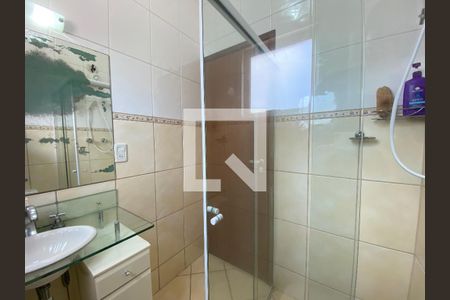 Casa à venda com 350m², 6 quartos e 2 vagasBanheiro da Suíte 4