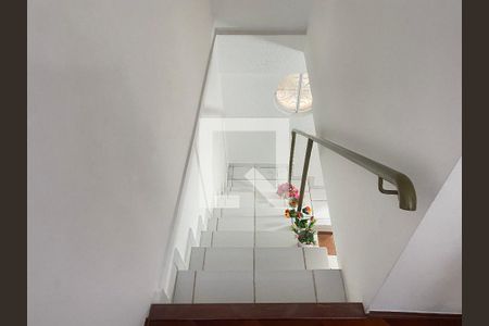 Casa à venda com 350m², 6 quartos e 2 vagasSala 2 - Escada