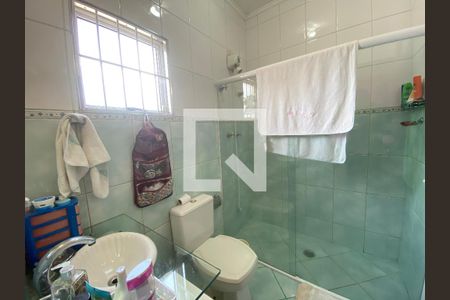 Casa à venda com 350m², 6 quartos e 2 vagasBanheiro da Suíte 3