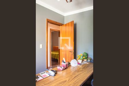 Casa à venda com 320m², 4 quartos e 3 vagasEscritório