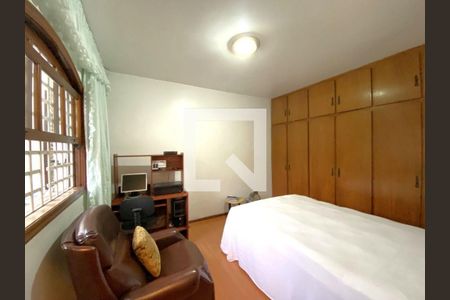 Casa à venda com 3 quartos, 199m² em Granja Julieta, São Paulo