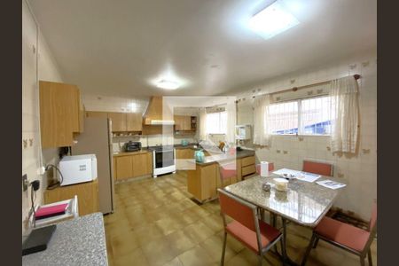 Casa à venda com 3 quartos, 199m² em Granja Julieta, São Paulo