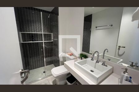 Apartamento à venda com 162m², 2 quartos e 2 vagasBanheiro 