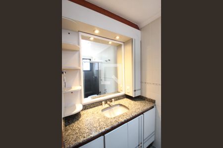 Apartamento à venda com 130m², 3 quartos e 2 vagas Apartamento à venda com 130m², 3 quartos e 2 vagasBanheiro da Suíte