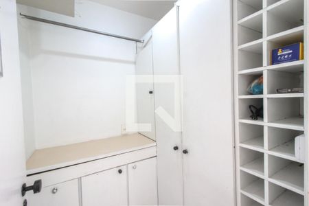 Apartamento à venda com 130m², 3 quartos e 2 vagas Apartamento à venda com 130m², 3 quartos e 2 vagasDespensa