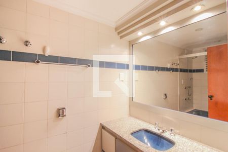 Apartamento à venda com 130m², 3 quartos e 2 vagas Apartamento à venda com 130m², 3 quartos e 2 vagasBanheiro Corredor