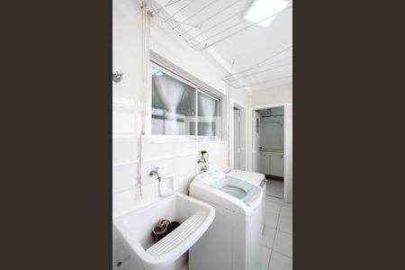 Apartamento à venda com 130m², 3 quartos e 2 vagas Apartamento à venda com 130m², 3 quartos e 2 vagasÁrea de Serviço