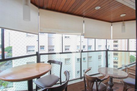 Apartamento à venda com 130m², 3 quartos e 2 vagas Apartamento à venda com 130m², 3 quartos e 2 vagasVaranda gourmet