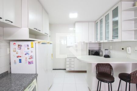 Apartamento à venda com 130m², 3 quartos e 2 vagas Apartamento à venda com 130m², 3 quartos e 2 vagasCozinha