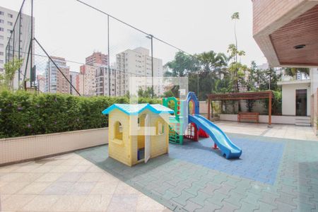 Apartamento à venda com 130m², 3 quartos e 2 vagas Apartamento à venda com 130m², 3 quartos e 2 vagasÁrea comum - Playground