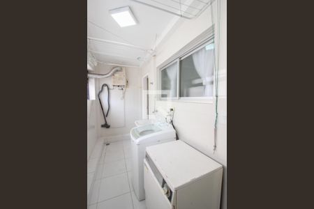 Apartamento à venda com 130m², 3 quartos e 2 vagas Apartamento à venda com 130m², 3 quartos e 2 vagasÁrea de Serviço