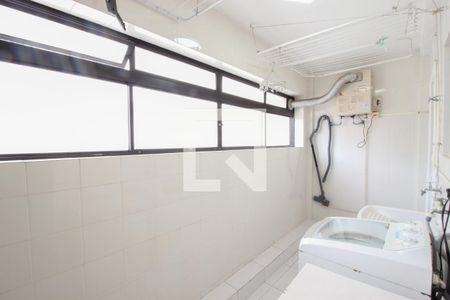 Apartamento à venda com 130m², 3 quartos e 2 vagas Apartamento à venda com 130m², 3 quartos e 2 vagasÁrea de Serviço
