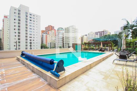 Apartamento à venda com 130m², 3 quartos e 2 vagas Apartamento à venda com 130m², 3 quartos e 2 vagasÁrea comum - Piscina