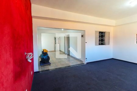 Sala de casa à venda com 2 quartos, 250m² em Jardim Lajeado, São Paulo
