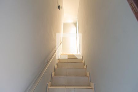 Escada de casa de condomínio para alugar com 2 quartos, 90m² em Campo Grande, Rio de Janeiro