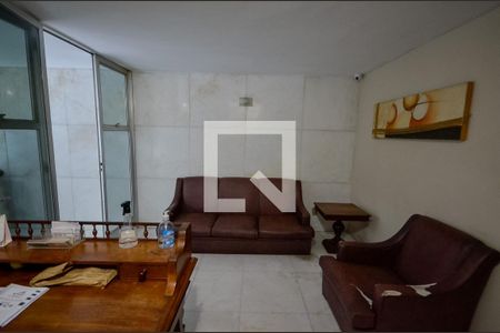 Apartamento à venda com 200m², 4 quartos e 1 vaga Apartamento à venda com 200m², 4 quartos e 1 vagaHall