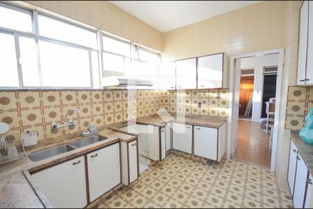 Apartamento à venda com 200m², 4 quartos e 1 vaga Apartamento à venda com 200m², 4 quartos e 1 vagaCozinha