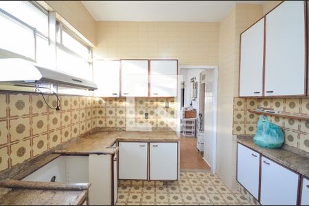 Apartamento à venda com 200m², 4 quartos e 1 vaga Apartamento à venda com 200m², 4 quartos e 1 vagaCozinha