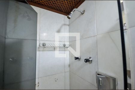 Apartamento à venda com 200m², 4 quartos e 1 vaga Apartamento à venda com 200m², 4 quartos e 1 vagaBanheiro da Suíte