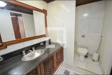 Apartamento à venda com 200m², 4 quartos e 1 vaga Apartamento à venda com 200m², 4 quartos e 1 vagaBanheiro da Suíte