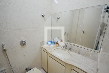 Apartamento à venda com 200m², 4 quartos e 1 vaga Apartamento à venda com 200m², 4 quartos e 1 vagaBanheiro Social