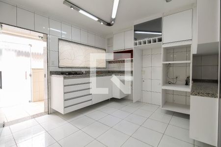 Casa para alugar com 147m², 3 quartos e 3 vagas Casa para alugar com 147m², 3 quartos e 3 vagasCozinha