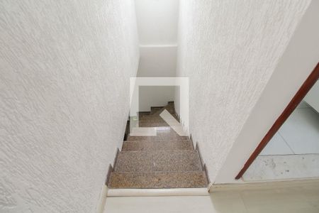 Casa para alugar com 147m², 3 quartos e 3 vagas Casa para alugar com 147m², 3 quartos e 3 vagasEscada
