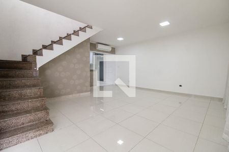 Casa para alugar com 147m², 3 quartos e 3 vagas Casa para alugar com 147m², 3 quartos e 3 vagasSala