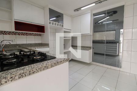 Casa para alugar com 147m², 3 quartos e 3 vagas Casa para alugar com 147m², 3 quartos e 3 vagasCozinha