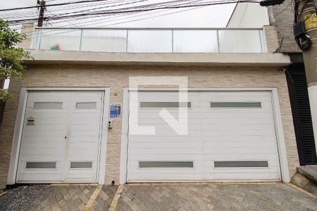 Casa para alugar com 147m², 3 quartos e 3 vagas Casa para alugar com 147m², 3 quartos e 3 vagasFachada