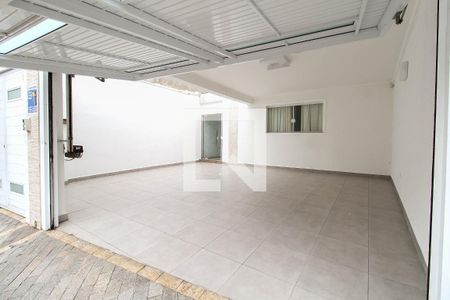 Casa para alugar com 147m², 3 quartos e 3 vagas Casa para alugar com 147m², 3 quartos e 3 vagasGaragem