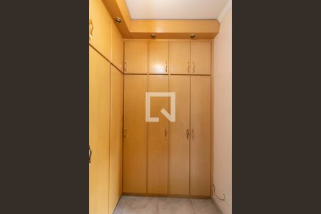 Casa para alugar com 430m², 4 quartos e 6 vagas Casa para alugar com 430m², 4 quartos e 6 vagasCloset da Suíte 1