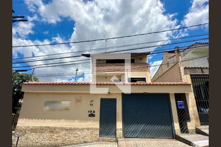 Casa para alugar com 430m², 4 quartos e 6 vagasFachada