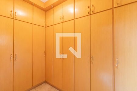 Casa para alugar com 430m², 4 quartos e 6 vagas Casa para alugar com 430m², 4 quartos e 6 vagasCloset da Suíte 3