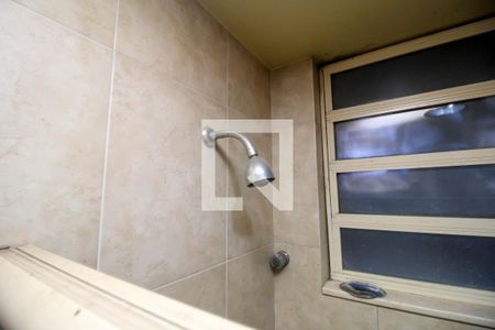 Apartamento à venda com 138m², 3 quartos e 2 vagasChuveiro