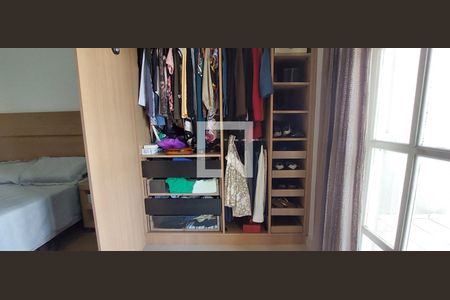 Casa à venda com 190m², 3 quartos e 2 vagasCloset Quarto suíte 1