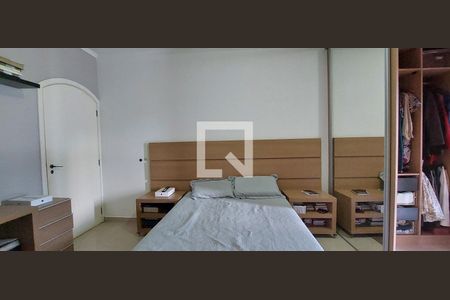 Casa à venda com 190m², 3 quartos e 2 vagasQuarto suíte 1