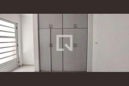 Casa à venda com 190m², 3 quartos e 2 vagasÁrea de Serviço