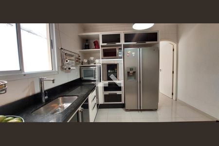 Casa à venda com 190m², 3 quartos e 2 vagasCozinha