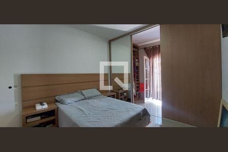 Casa à venda com 190m², 3 quartos e 2 vagasQuarto suíte 1