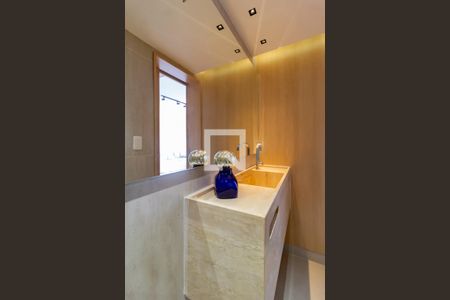 Apartamento à venda com 165m², 4 quartos e 2 vagasDetalhe do lavabo