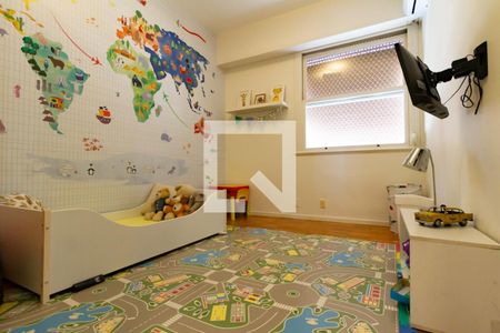 Apartamento à venda com 165m², 4 quartos e 2 vagasQuarto 2