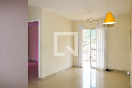 Apartamento à venda com 71m², 2 quartos e 1 vaga Apartamento à venda com 71m², 2 quartos e 1 vagaSala